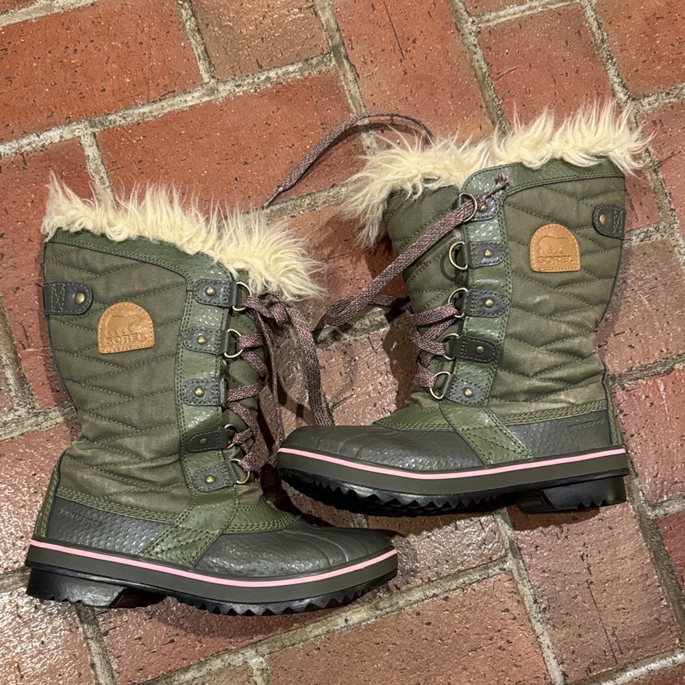 Sorel Olive Fur-Lined Boots